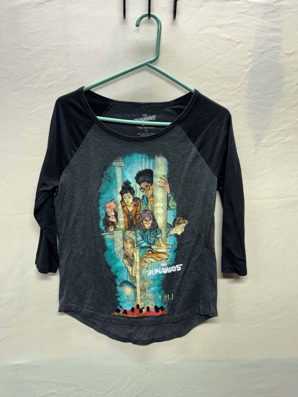 Marvel Runaways Her Universe Hulu Original Graphic Raglan 3/4 Sleeve T-Shirt Siz